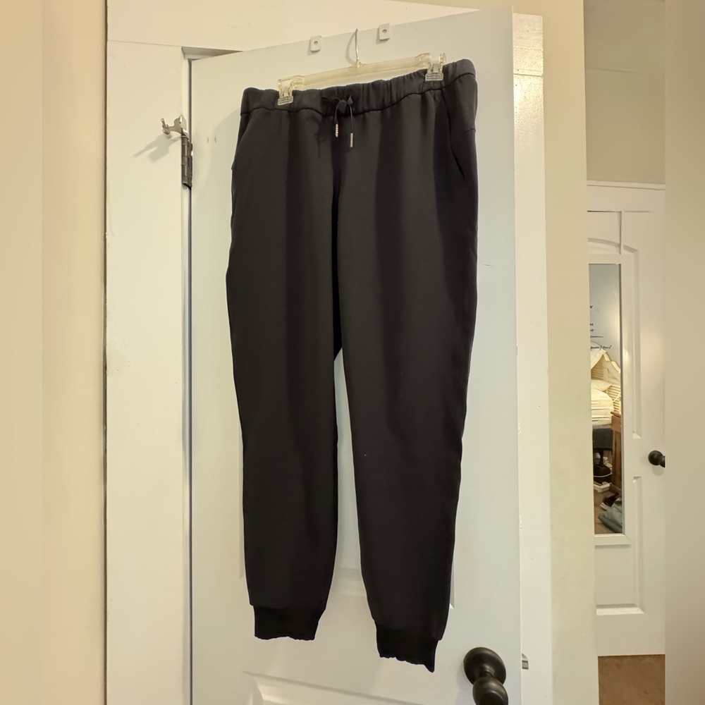 Lululemon Joggers in Black